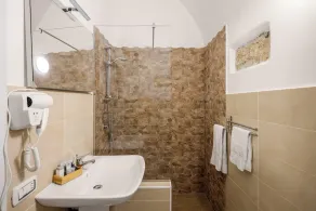 Madre Terra Airport Apartment & Rooms - Image 2