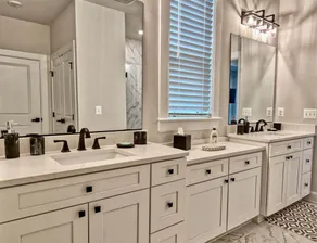 Coastal Club Resort House in Lewes: Coastal Elegance Awaits - Image 4