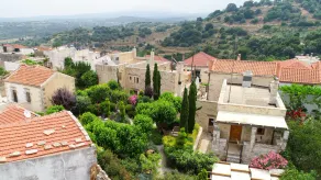 14th century Venetian open plan stone suite with sharing pool & private terrace - Image 5