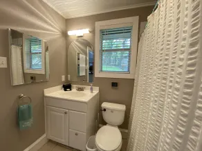 Cozy Lakefront Cottage on Eagle Mountain Lake - Image 5