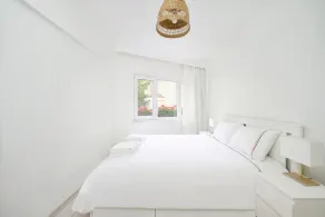 This apartment is a 1 bedroom(s), 1 bathrooms, located in Beşiktaş, İstanbul. - Image 4