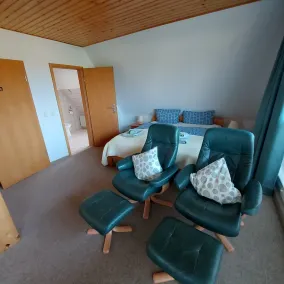 One-room apartment with balcony close to the beach  - Image 3