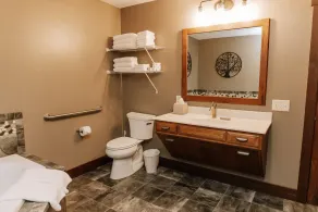 Songbird Serenade Suite: Luxury, Lodge Suite in Amish Country, Ohio - Image 4