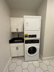 ⭐️Hot Tub⭐️ Luxury Getaway Near GSP Airport Downtown Greer Greenville Spartanburg  - Image 2
