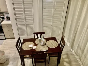 Luxury Condo w/ Complimentary Breakfast and Free Parking! 5 mins from Universal - Image 4