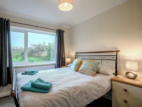 2 bedroom accommodation in Happisburgh - Image 4