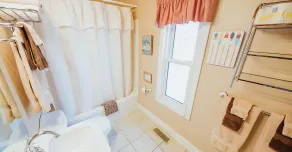 Hot tub overlooking Lake Monroe. Pet Friendly! - Image 2