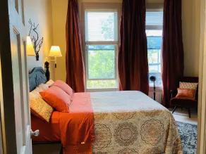 Charming historic loft close to restaurants, shopping and Arkansas river! - Image 5