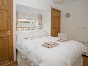 4 bedroom accommodation in Ringstead - Image 4