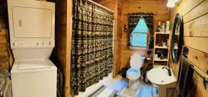 Cozy cabin getaway close to hiking, skiing, sightseeing, and Bristol! - Image 2