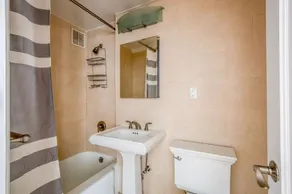 Hip Murray Hill 1BR w/ Elevator, Gym & Doorman, by Blueground - Image 5