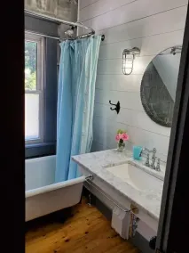 The King's Hideaway/hot tub/Mactaquac Prov.Park/golf/18 min.from F’ton - Image 3