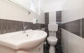 Hidden Villa **** With Private Pool In Peaceful Area - Image 3