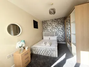 1 Bed Flat - Sleeps 4 - Pets - Parking - Wifi - Image 5