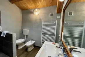 CASCINA I PLEJSE AF ANTALE ROSER - Image 2