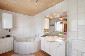 Casa de férias 'Haus Vierjahreszeiten' com jardim privado - Image 3
