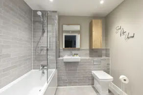 Elliot Oliver - Luxurious Two Bedroom Apartment With Parking - Image 2
