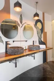 Luxury Studio with Private Outdoor Soaking Tub - Image 5