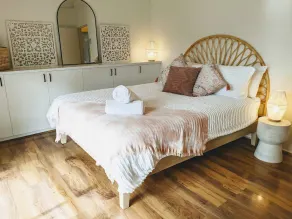 The Rare Rose Retreat - Image 5