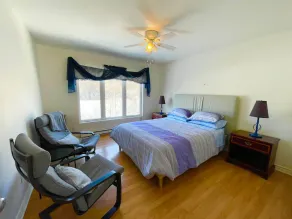 Full Chalet - 6 Bdrm Private / Beachfront / Kayaks - Image 2