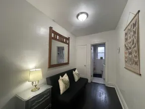 6649 1E | Garden Style Studio Near Forest Park - Image 4