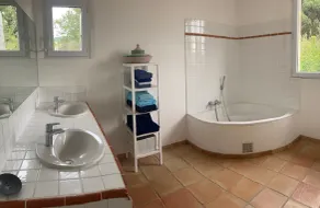 Grimaud, charme, strand 5 minutter, St Tropez 10 km, aircondition, opvarmet swimmingpool - Image 3