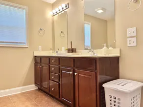 Cozy Home on Golf Course - 6 miles from I-75, Free WiFi - Image 5
