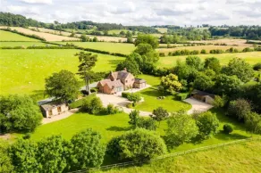Idyllic North Cotswolds Cottage for Couples (and dogs!) - Image 4