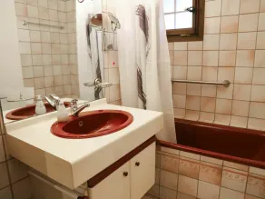 Schönes alleinstehendes Ferienhaus für 7 Gäste mit  W-LAN, TV und Terrasse - Image 3