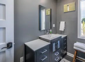 The Residence - Luxury 3 BR apt in downtown Danville - Image 3