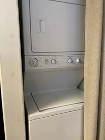 Friedlicher Rückzugsort am Seeufer nahe Clemson - Image 2