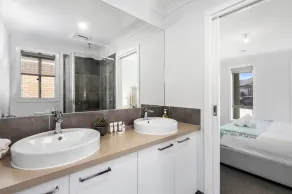 OSCAR A Tranquil Armstrong Creek Home NETFLIX - Image 4