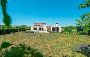 Luxurious home in Stokovci - Image 2
