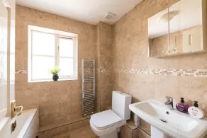 London ExCel 3Bed House Sleeps 6 - Car park for 2 - Image 3