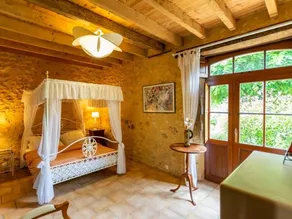 Charming Countryside Cottage with River Views, Near Historic Manor House - Image 3