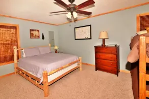 Large Deck & Mountain Views! Starlink Wi-Fi & Discounts! - Image 4