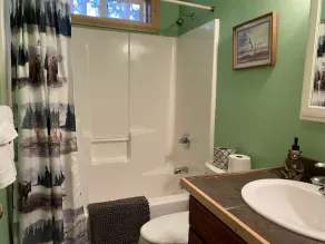 Détendez-vous et détendez-vous dans une cabine familiale sur la rivière Clark Fork - Image 3