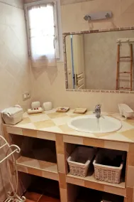 HUS MED POOL I LANDET I EYGALIERES - Image 2