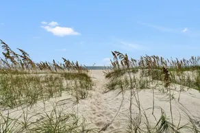 Oceanfront, great for families with children, BHI - Image 4