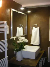 Trois niveaux -2 chambre-2 salle de bain-terrasse en plein air-entièrement rénové - Image 3