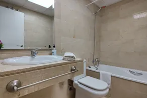 Appartement de vacances avec terrasse, piscine et jardin | Vue plage - Image 3