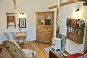 Nest Holiday Hideaway Wren Cottage-Beautiful Location in the Long Mynd Area of Outstanding Natural Beauty- WHIRLPOOL JACUZZI BATH! - Image 3