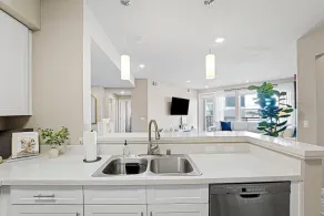 Sparks Marina 2BR - Waterfront Views & Jacuzzi - Image 2