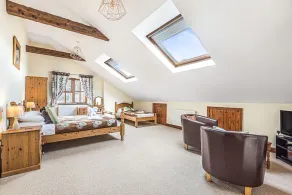 Spacious and Characterful 3 bedroom Detached Barn Conversion close to coast. - Image 4