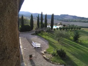 Apartment with garden, beautiful view, in the heart of Tuscany - Image 4