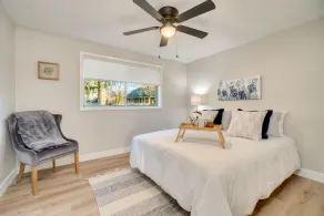 Home away from Home! Clean and bright remodeled 3 bedroom home w all essentials! - Image 5