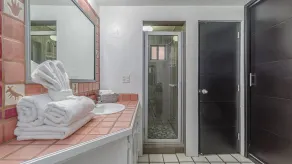 Las Gaviotas 436 Mid-century Ocean View Apartment - Image 4