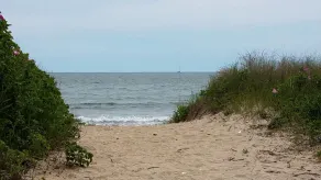 Charming Bonnet Shores, Water Views, Private Beach Access - Image 3