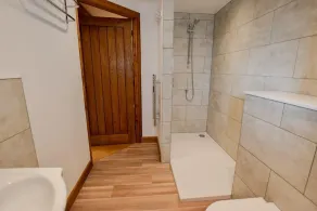 The Cotswold Manor Wychwood, with Hot-Tub, Games Barn, 3 acres of Parkland - Image 3
