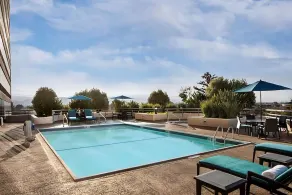 Short Drive to Nearest Local Vineyard ! 3 Family-friendly Units! Fitness Center! - Image 4